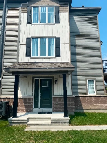 3 1 storey townhouse North Kanata -$2350 Image# 1