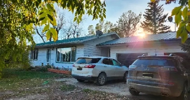 2 Bedroom House with Double Car Attached Garage on Huge Lot Image# 7