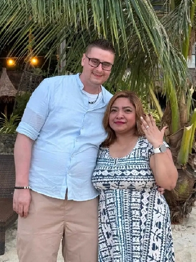 professional couple looking for unit to rent pet friendly Image# 1