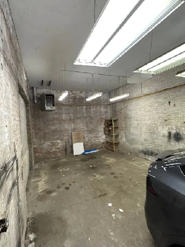 Exceptional Garage Space Available for Rent – Don't Miss Out! Image# 1