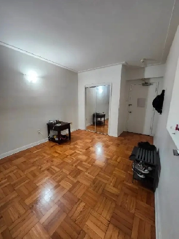 Bedroom for Rent in DT MTL Image# 1