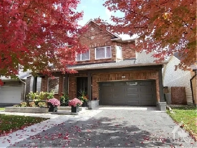 This One's A 3 Bdrm 4 Bth  Located At NESTLETON Street
