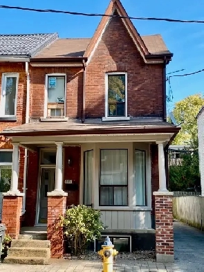 Riverdale, Sunny 2 Bedroom Apartment in House Image# 1