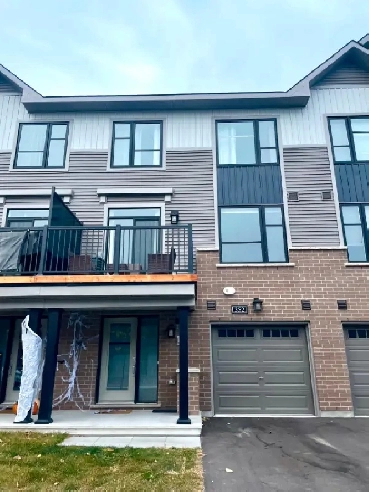 3-storey, 2 beds, 2.5 Baths townhome, Avail Nov.3, Barrhaven Image# 1