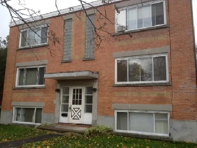 DECEMBER 3 bed  Upper in 6 unit  building at 200 Donald street Image# 1