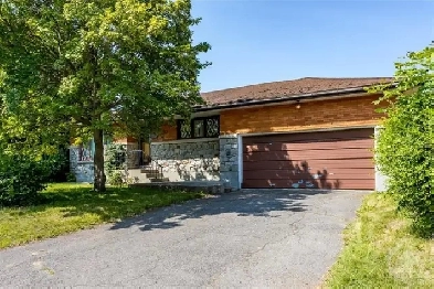 3 Bed Ottawa Must See!