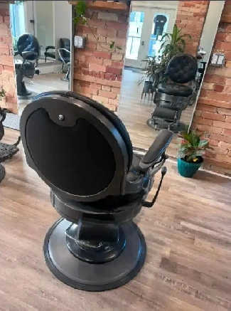 Salon Chair Rental Available in Downtown Kitchener!