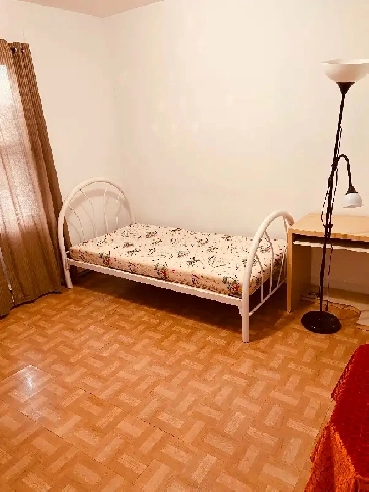 One bed room for rent in Montreal Image# 1