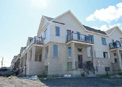 Barrhaven - 4 Bedroom - 4 Bathroom Corner Lot Townhouse for Rent Image# 1