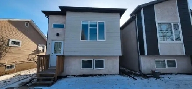 A MUST SEE 2 bedroom, 2 full bathroom plus DEN ! Image# 2