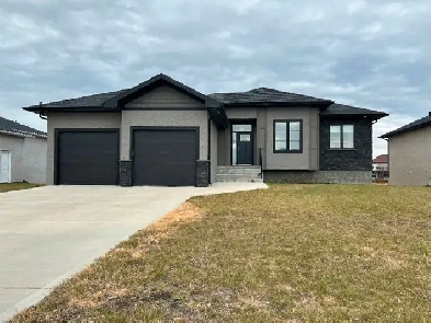 WALK-OUT BASEMENT BACKING TO POND - 5 BEDS BUNGALOW - NIVERVILLE Image# 1