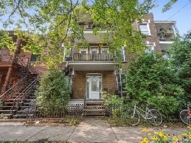 Triplex 3 x 5 1/2 secteur Petite-Patrie à Montréal Image# 1