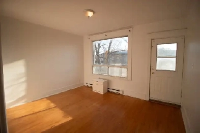 Mile End / Plateau 5.5 Apartment - Large Rooms Image# 3