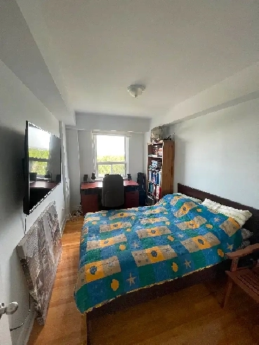 Chambre à louer - Room for rent (CDN/Outremont/UdM) Image# 1