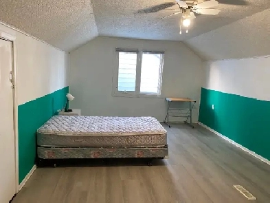 Upstairs one big bedroom for rent image