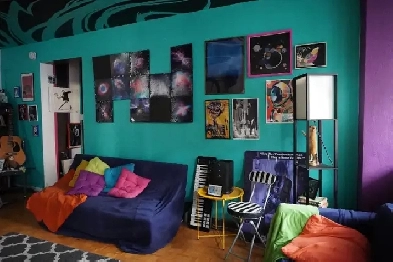 Colourful and Arty 2 Bed Apartment for sublet downtown - City of Image# 1