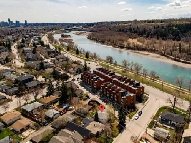 2 bedrooms main floor Parkdale house, steps away from Bow River Image# 3