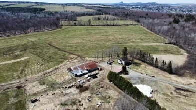 Danville (Estrie) : Ferme de 185 acres, 90 acres cultivables Image# 1