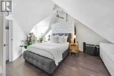 Beautiful Bright 2-Floor Loft Apartment in Upper Beaches Image# 1