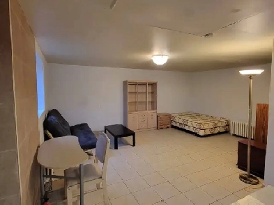 Furnished Bachelor for rent close to downtown with parking space Image# 3