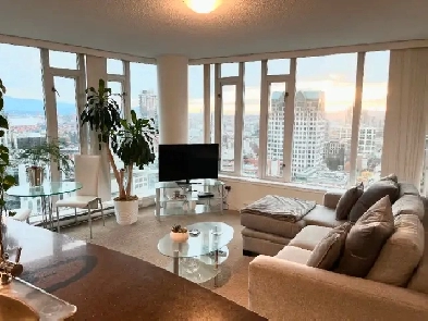 Room and Private Bath in Central Downtown Vancouver Apartment Image# 1