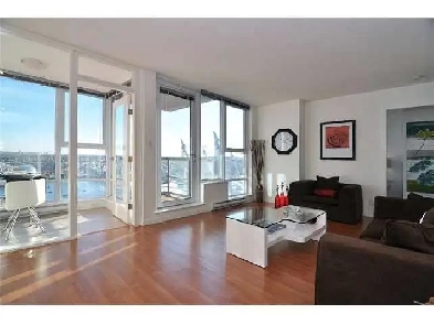 Budget-Friendly Downtown Room for Rent Image# 1