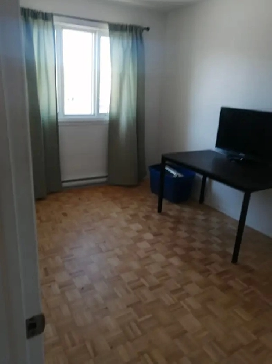 ST LEONARD - GRAND 4 ½ METRO CADILLAC