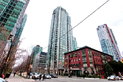 $2750 / 1br - 680ft2 - Coal Harbour Include Den Parking Storage Image# 1