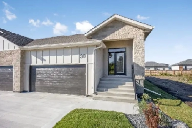 Stunning 1297sqft 2bdr Bungalow Built by Warkentin Custom Homes! Image# 1