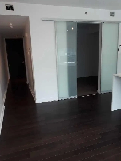 Prime location 1 bedroom on Lisgar Image# 1