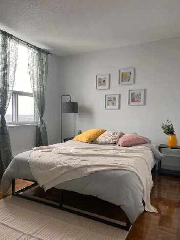 Affordable & Spacious Room in Prime Midtown Location Image# 1