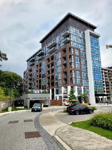 2 Bed, 2 Baths, Condo in South Etobicoke Image# 1