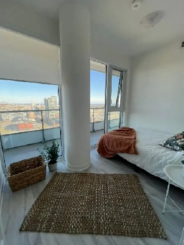 Affordable & Cozy Room with Incredible View in Downtown Image# 1