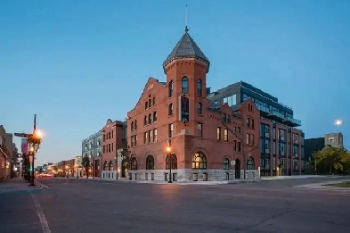 YLofts - 475 George St. N Image# 1