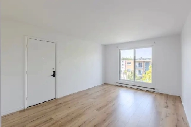 Appartement 4.5 bien situé à Ste-Foy - Stationnement / Balcons Image# 2