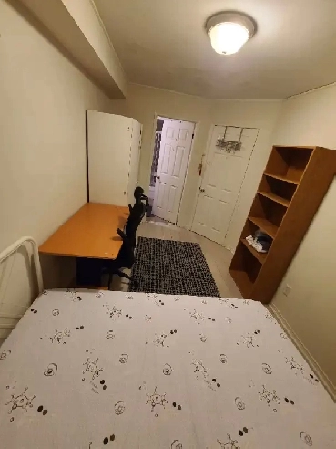 Bedroom with  washroom. Minutes Walk subway station & York U cam Image# 1