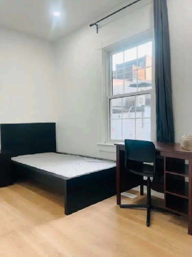 Downtown Bloor&Bathurst 1 private bedroom available Dec1 st Image# 1