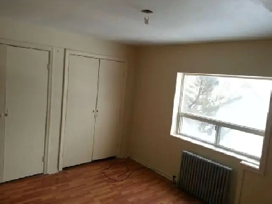 Large 1 Bedroom/Bath Aprt - Mins to S Twn Ctr/ Kennedy Stn/ Pkg Image# 1