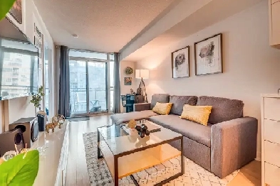 Downtown Toronto Lakview 2 Beds Condo nr CN Tower, Union Station Image# 2