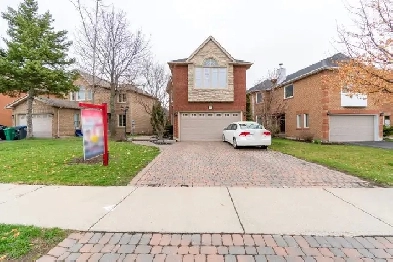 3 Bedroom House in Brampton for Rent (upper) Image# 1