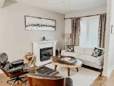 Entire House - Charming 4br w private backyard Image# 1