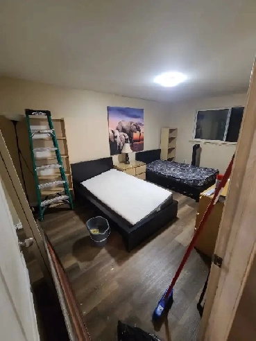 I accept Ontario works and ODSP sharing room available now