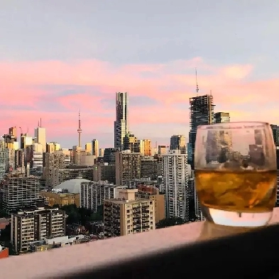 Big studio apartment with washroom and walk in closet