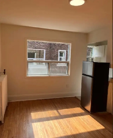 Studio, Yonge and St Clair - ID 2855 Image# 1