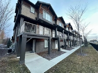 FOR SALE: 3 Bed, 2.5 Bath Townhouse in Edmonton Image# 1