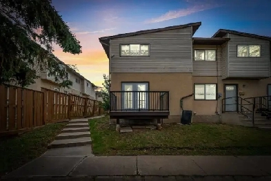 3 Beds 1.5 Baths Townhouse Image# 1