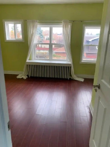 3 bedroom private apt avail now, rent incls wifi   utilities Image# 1