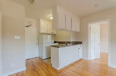 Bright One Bedroom Apartment Near Downtown Sudbury Image# 1