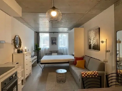 New studio near Metro station St-Laurent & Berri-UQAM