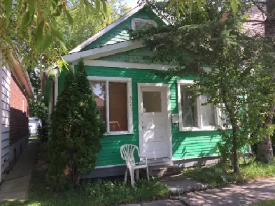 We Buy Houses in ANY CONDITION! Double lots, Foreclosures!